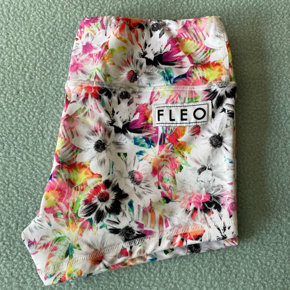 Fleo Shorts